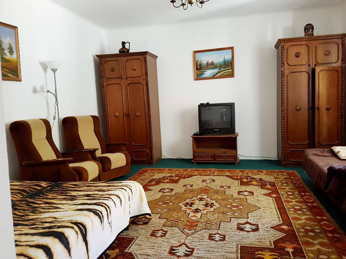 Kuti Vendeghaz Hotell Bakonykuti Exteriör bild